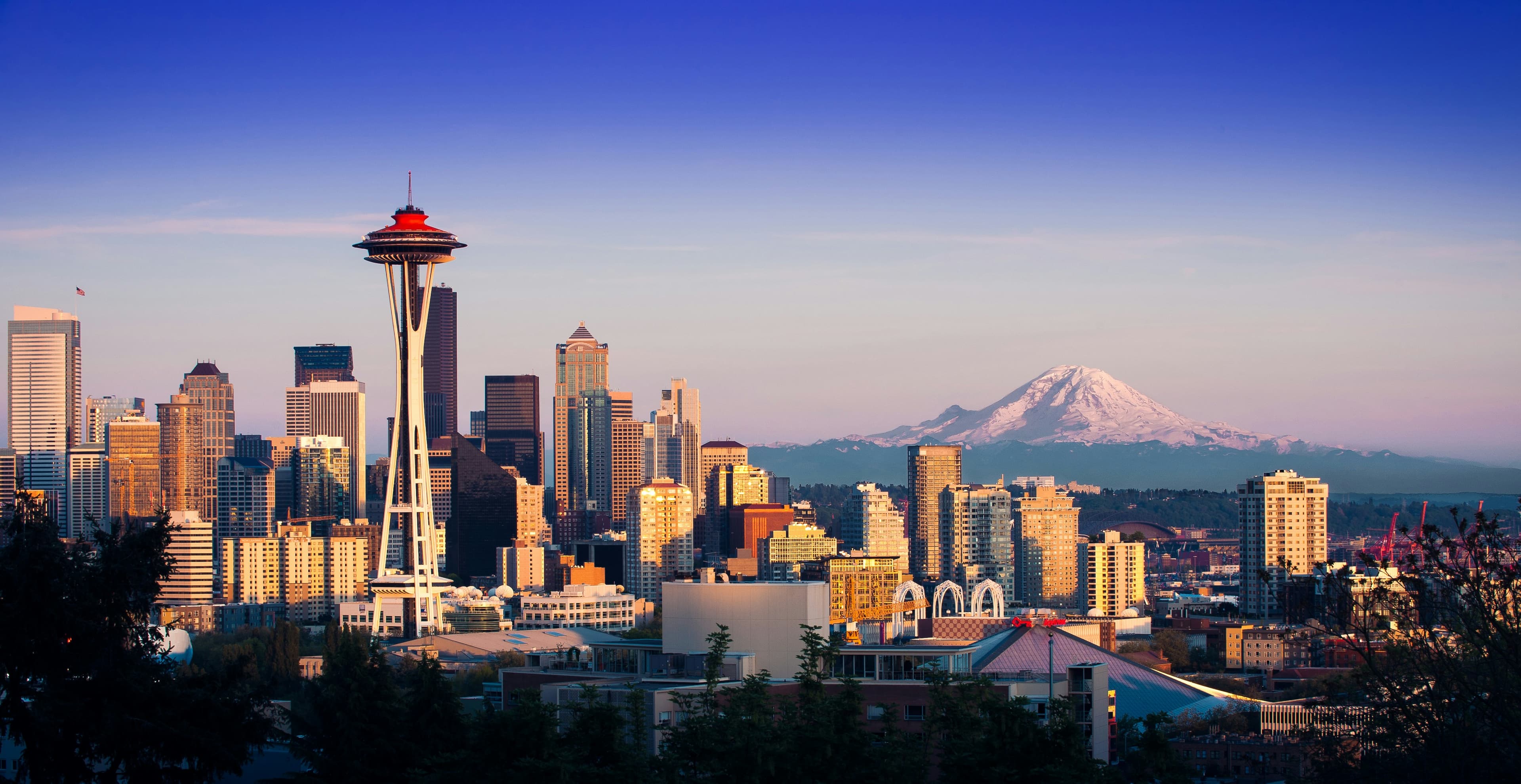 Seattle skyline with Space Needle and Mount Rainier